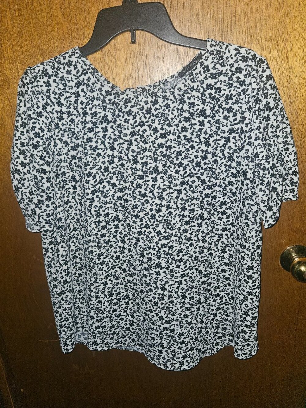 Papermoon Black & White Ditsy Floral Short Sleeve Keyhole Back Blouse - Size Med